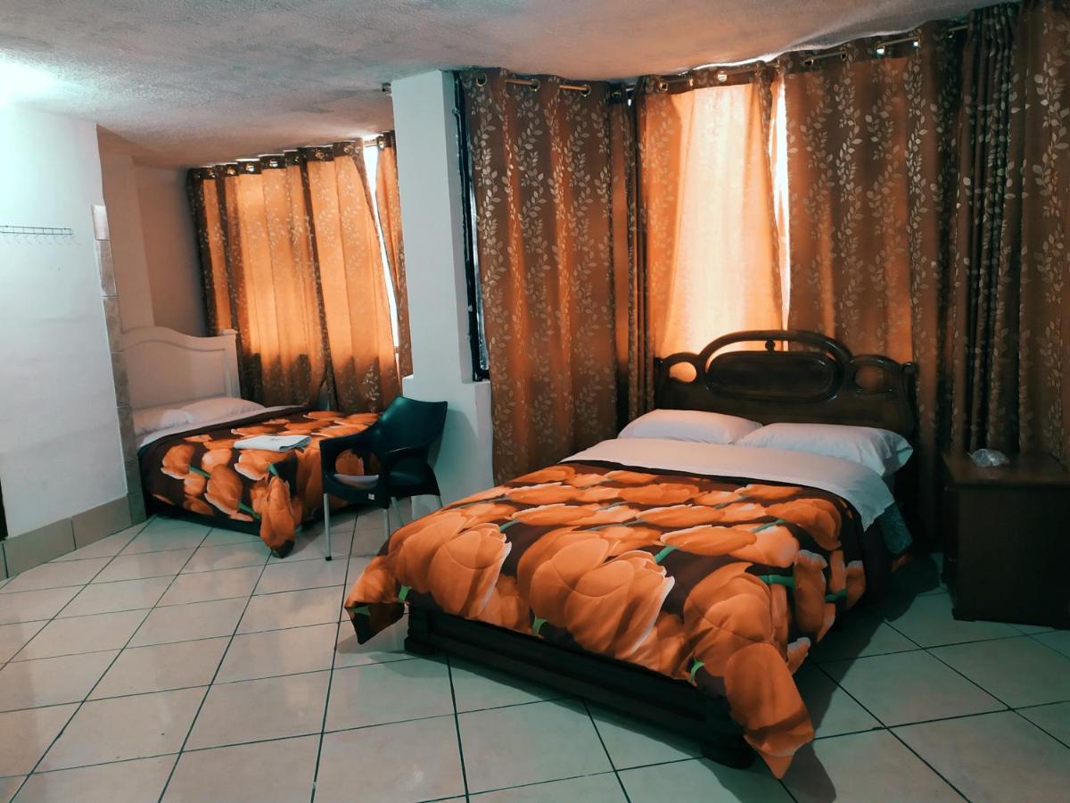 Hostal Ajavi Del Sur Quito Bagian luar foto