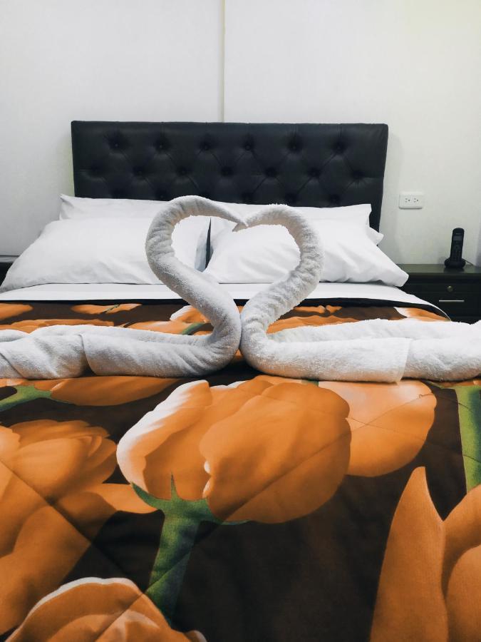 Hostal Ajavi Del Sur Quito Bagian luar foto